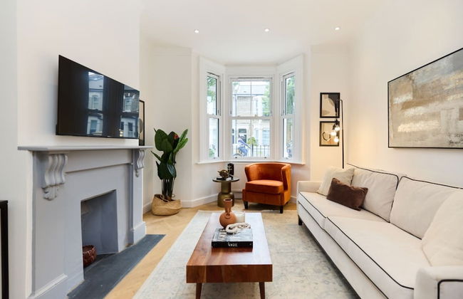 The Shepherd s Bush Wonder - Trendy 4bdr Home With Garden Terrace - Photo 1