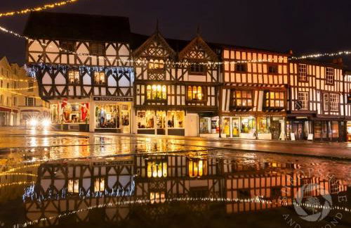 Beautiful stylish 2 bed apartment with free parking - Photo 50