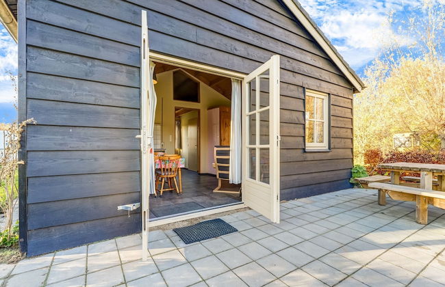 Charming Vacation Home With Terrace - Photo 29