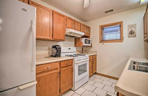 Riverfront Elkins Home with Fireplace and Deck! - Foto 12