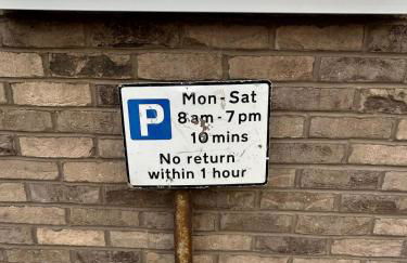 Brand-new flat, King Bed, Sofa Bed with full kitchen, Wi-Fi, self check-in Central location near everything - Foto 48