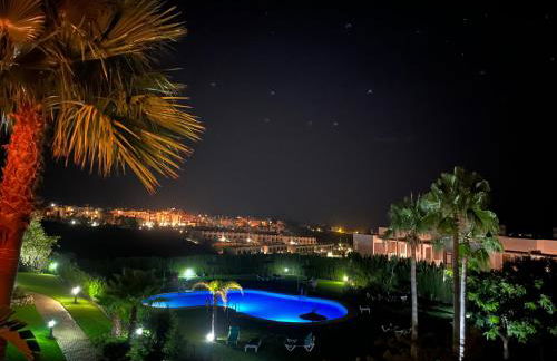 Estrella de Mar zeezicht en uitkijk op Gibraltar 40m2 terras incl zwembad Las Garzas Manilva - Photo 12