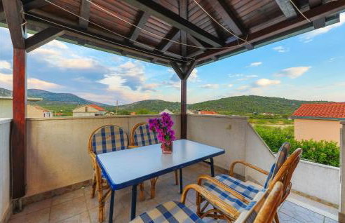 Relaxing Holiday Home With Pool, Fitness Area, and Entertainment Facilities - Photo 3