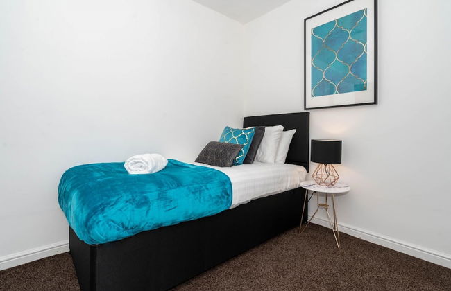 Modern West Midlands Family Home With Garden - Foto 2