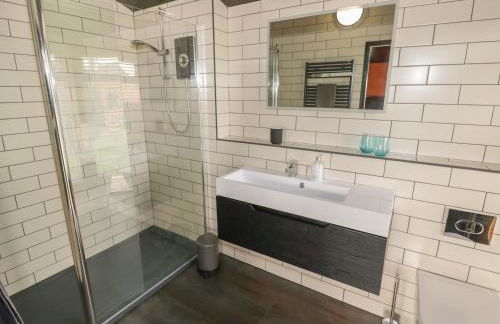 The Tractor Shed - Photo 18