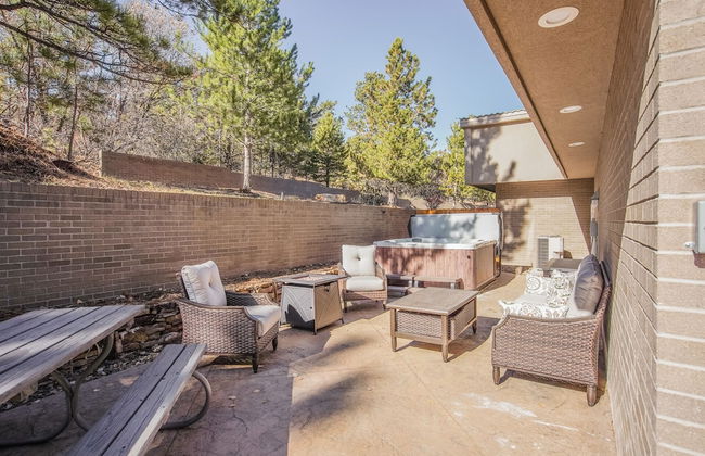 Verdant Oasisluxury, Traveler's Home W/hottub! - Foto 26