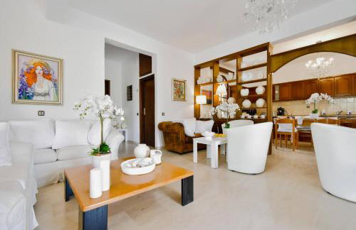 Eden Park Sozopoli - 7 BDR Beach Villa - Yard - Foto 4