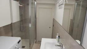 Bedrock - Photo 5, Shower