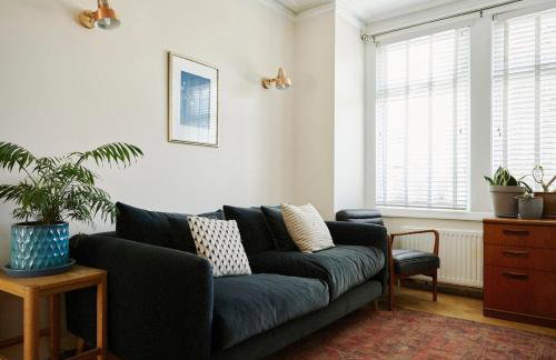 Well-equipped 4 bedroom family home with garden - Foto 2