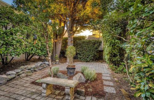 Landmark 23 - Photo 23