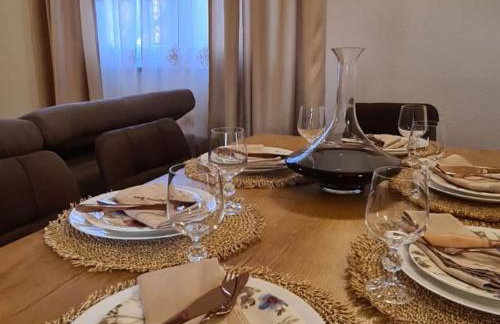 Villa Popovi a Dvori - Six Bedroom Villa with Pool - Foto 19