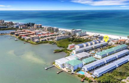 Oceanview - Heated Pool - Game Room - Steps to Beach - Sleeps 8 - Foto 12