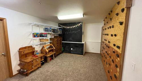 Cozy Palmer Retreat with Steam Sauna and Playground - Foto 5