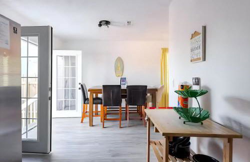 OceanView Oasis - Relax with Hot Tub, Breakfast, Fire Pit & Putting Green! - Foto 2