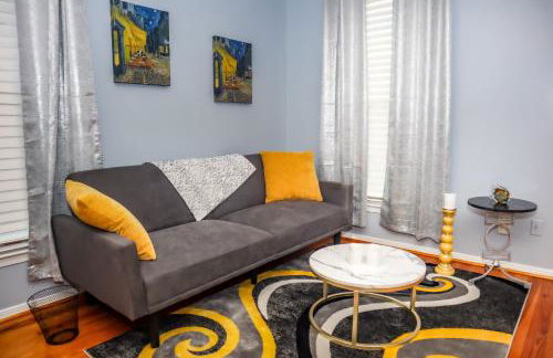 Bright & Stylish 2-Bedroom Near Downtown Mobile Free Parking - Foto 2