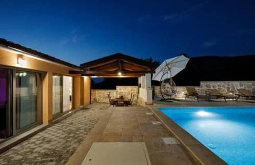 Three Bedroom Holiday Home with Pool - Foto 24