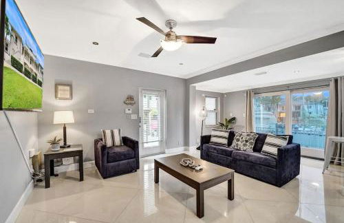 Beach Isles Modern 1BR Waterfront Apartment with Patio - Foto 14