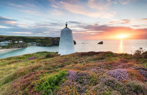 The Roundhouse - Photo 18