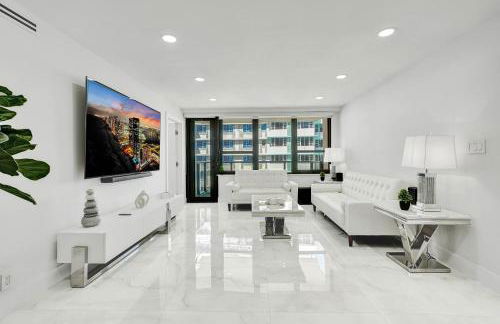 Oceanfront Escape with Resort Amenities Gym Pools and Sauna 1408 - Foto 3