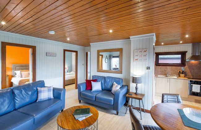 Birch 14 With Hot Tub, Newton Stewart - Photo 13