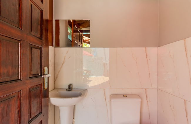 GB60 Excellent House 4 Suites - Photo 40