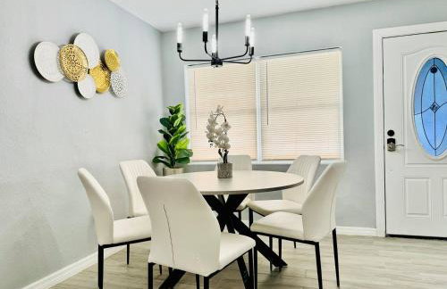 Game Night Ready Lakeland Stay Near Colleges - Foto 19