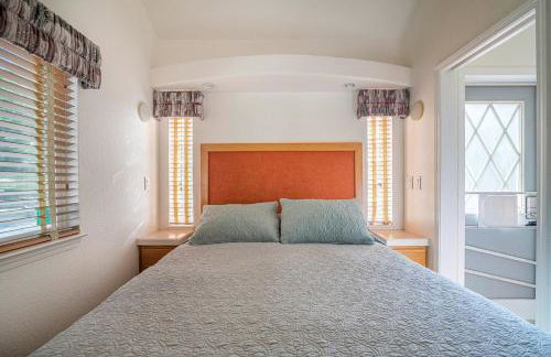 Luxury Cottage with Furnished Deck in Trinity, California - Foto 8