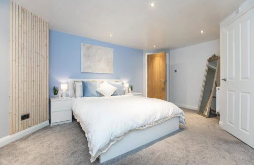 Luxury Private Apartments - Close to Town Centre - Photo 27