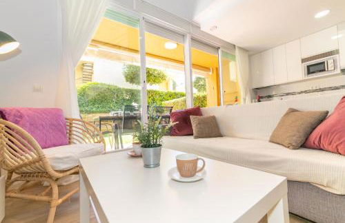 Adosado Nuevo con Piscina, Playa, Garaje y Jardín - Foto 7