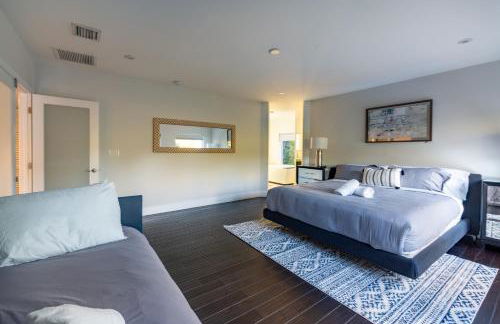 Fascinating Luxe Two-Level Villa BY THE GLAMHOMES - Foto 13