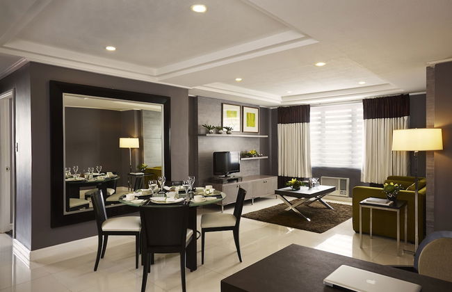 Astoria Plaza - Photo 1