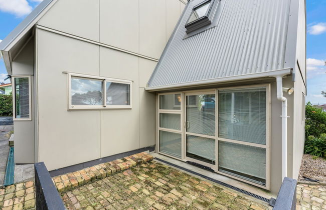 A Home away from Home - Netflix -Parking - Foto 46