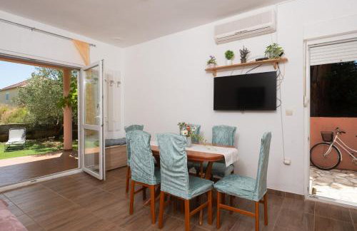 Whole estate just for you, 20m from sandy beach - Photo 25