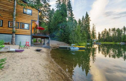 Hot Tub and Fire Pit Getaway on Pend Oreille River - Foto 26