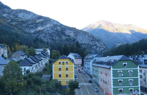 Ático Dúplex reformado con vistas a la montaña - Foto 14