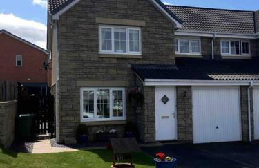 Three bedroom house in Culloden, Inverness - Photo 3