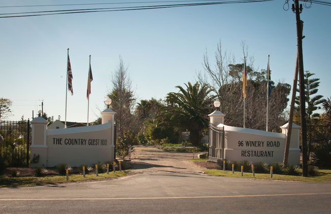 The Country Guesthouse - Photo 35