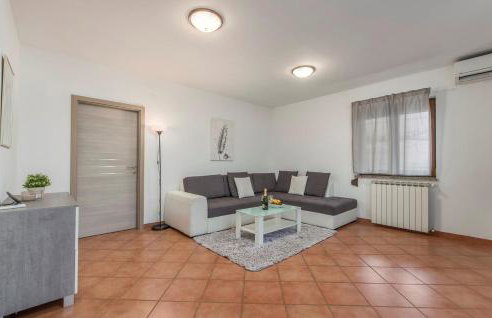 Apartment Narcisa with Terrace - Photo 7