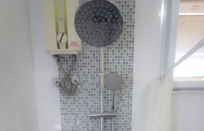 Tharnrarin Villa Suphan Buri - Photo 50