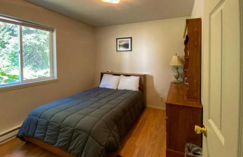 Private 2-Acre Retreat with MTN Views, Walk to River - Foto 10