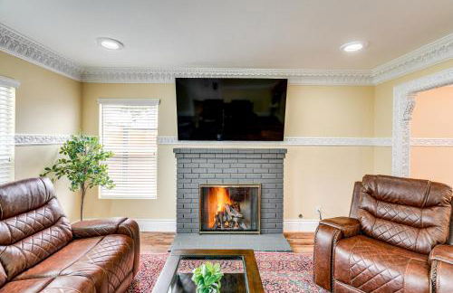 Del Rey Oaks Vacation Home with Mini-Golf Course! - Foto 5