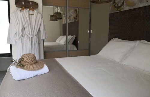 Suite l'inattendu avec Spa privatif et espace bien-être. - Foto 23