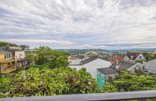 Mt Adams Lookout with Best City View and Parking - Foto 25