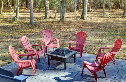 Hot Tub Haven 2 Mi to Beach! Christys Cottage - Foto 29