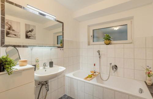 Elegant Eifel Studio I Hiking I Kitchen I Terrace - Photo 2