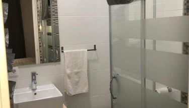 Fantástico Apartamento en el centro de Blanes y a 150mts de la Playa - Photo 4