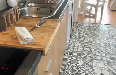 City Break-Quiet House with Private Patio - Foto 38