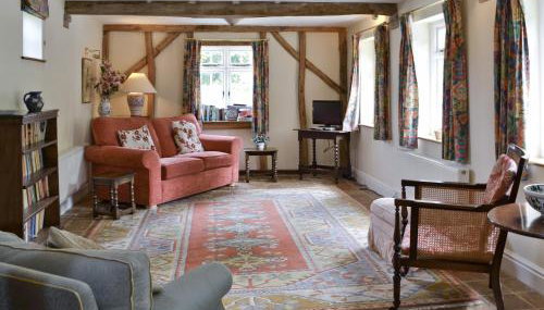 The Coach House - Photo 2