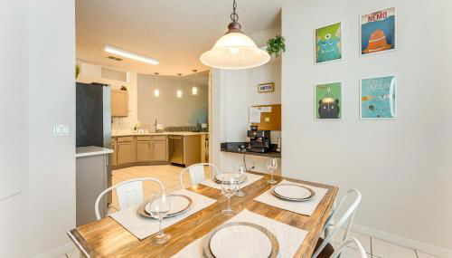 Walk to Tower Lake Family Home in Gated Community - Foto 2