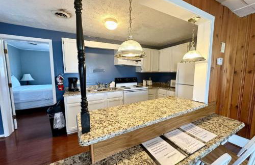 Cottage 8Lees Ford Marina - Photo 6